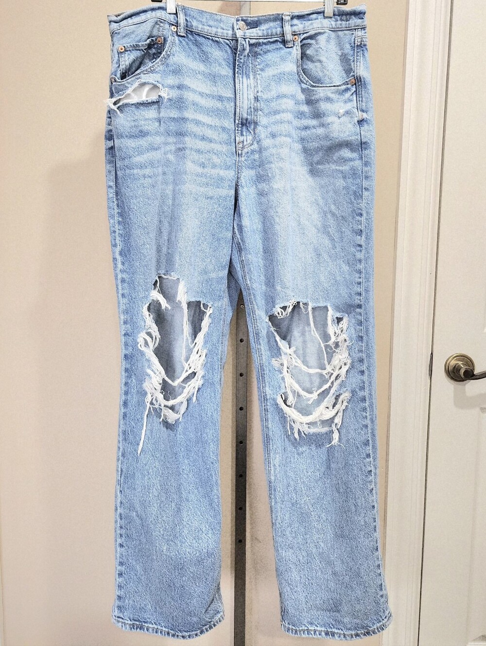 American Eagle Outfitters Strigid Highest Waist Baggy Straight Ripped Jeans 18R